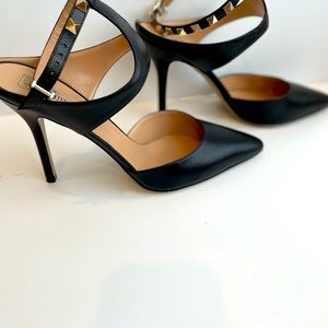 Valentino Ladies black pumps with ankle strap
